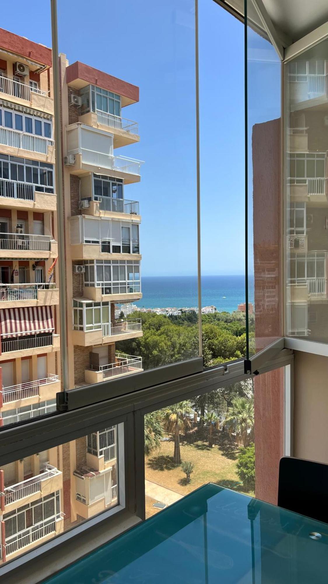 Vista A La Playa, Cerca Del Centro Con Piscina Benalmádena